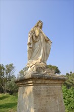 Statue of Madonna