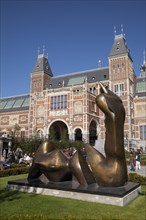 Sculpture in front of the Rijksmuseum
