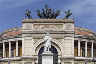 Statue of Ruggiero Settimo
