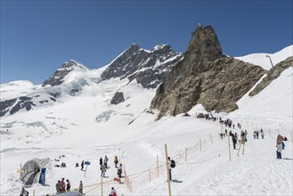 Tourists at the Jungfraujoch saddle