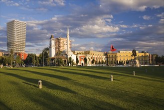 Skanderbeg Square