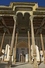 Bolo Hauz mosque