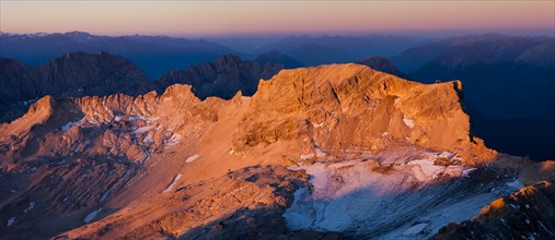 Sunrise view from Mt Zugspitze to Mt Schneefernerkopf