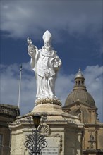 Statue of St. Nicholas in front of the Parish Church of San Nicholas