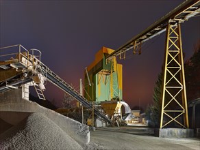 Conveyor belt in a gravel plant