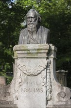 Johannes Brahms monument