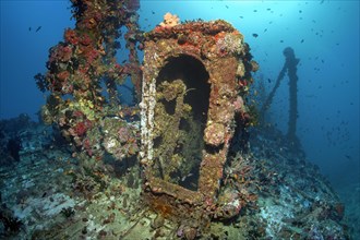 Ship superstructures at Skipjack II wreck