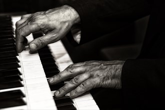 Hands of an organist