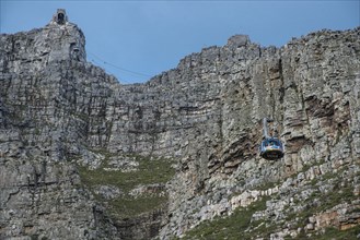 Cable car with a 360-view gondola to Table Mountain
