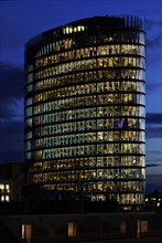 Uniqa Tower at night