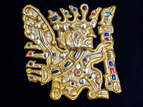 Golden pre-Columbian ritual jewellery