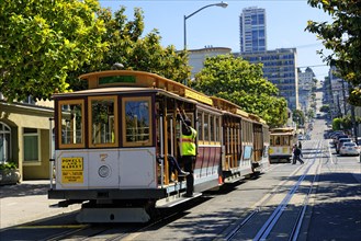 The historic cable car on Hyde Street