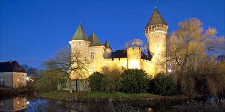 Wasserschloss Burg Linn