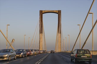 Puente del V Centenario bridge