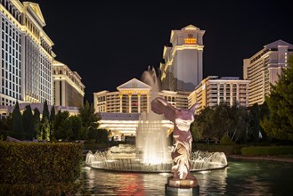 Fountain and Roman statue in front of Hotel and Casino Caesars Palace