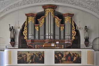 Organ from 1939 in the church interior