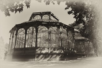Glass pavilion by Ricardo Velazquez Bosco