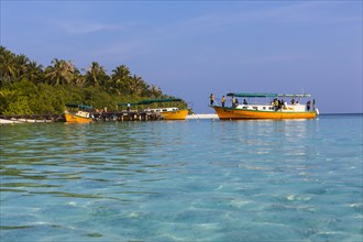 Boats off Embudu island