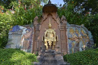 Bas-relief and statue of King Sisowath on the hill of Wat Phnom