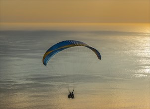 Paraglider tandem jump