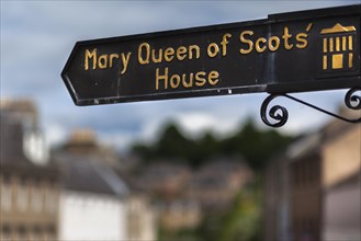 Signpost to Mary Queen of Scots' House