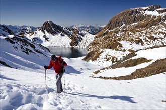 Climbers ascending to the Wilde Kreuzspitze in the Pfunderer mountains