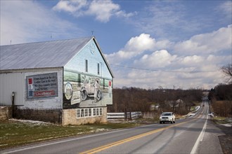 Murals on a barn along the Lincoln Highway commemorate the nation's first transcontinental highway