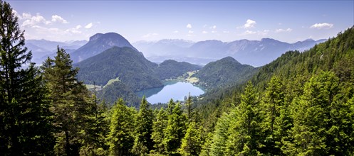 View from the Wilder-Kaiser-Steig hiking trail towards Hintersteiner Lake