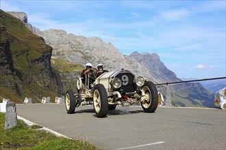 Mountain race for vintage racing cars