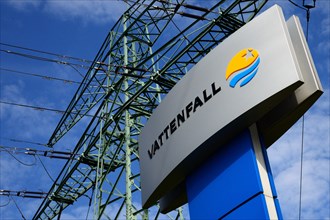 Logo of the energy company Vattenfall in front of an electricity pylon