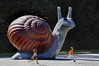 Sculpture 'Sweet Brown Snail' by Jason Rhoades and Paul McCarthy