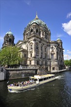 Berlin Cathedral and tour boat