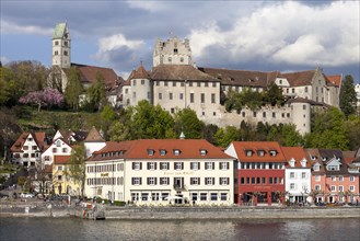 View of the town with the parish church and Burg Meersburg