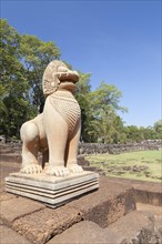 Guardian sculpture of a lion on the Terrace of the Elephants