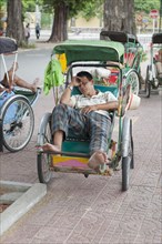 Sleeping cyclo driver