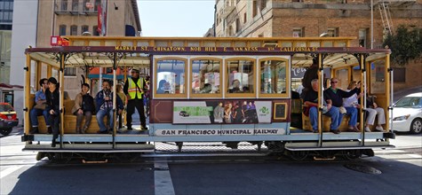 The historic cable car on California Street
