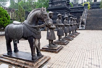 Horse statue and statues of Mandarin soldiers