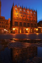 Alter Markt market square with city hall at night