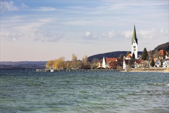 Stormy weather on a winter's day at Sipplingen on Lake Constance