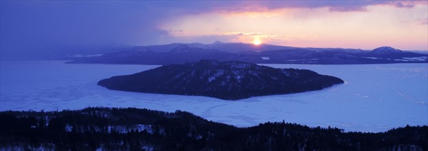 Lake Kussharo at sunrise