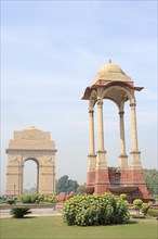 Canopy and India Gate or All India War Memorial Arch by Sir Edwin Landseer Lutyens