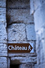 Direction sign 'Chateau'