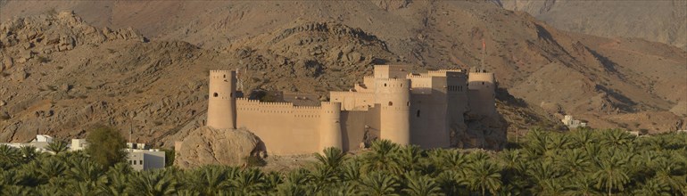 Nakhal Fort in front of the Al Hajar Mountains