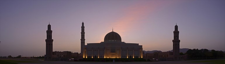Sultan Qaboos Grand Mosque at dawn