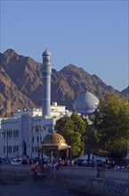 Rasool Azam Mosque in front of the rocky mountains that surround the city at back