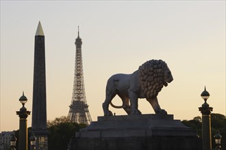 Lion sculpture and obelisk on the Place de la Concorde