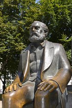 Bronze statue of Karl Marx