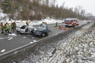 Head-on collision of a Dacia Logan with an Opel Corsa
