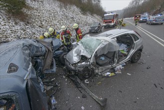 Head-on collision of a Dacia Logan with an Opel Corsa