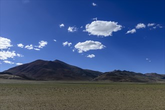 Barren landscape at an altitude of 4.600 m